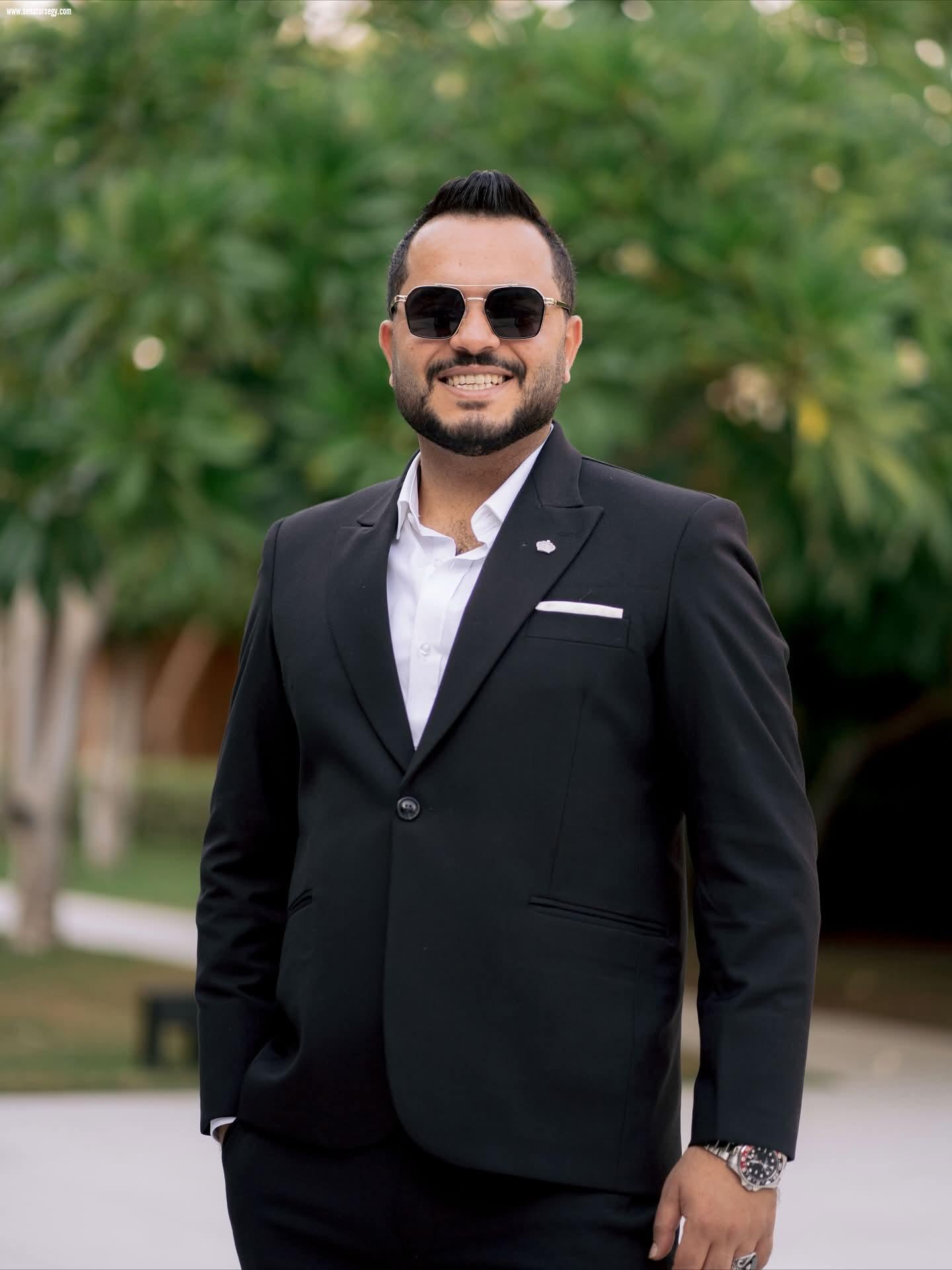 محمود عبد الحميد.. رائد صناعة السعادة وتجهيز ليالي العمر الفخمة