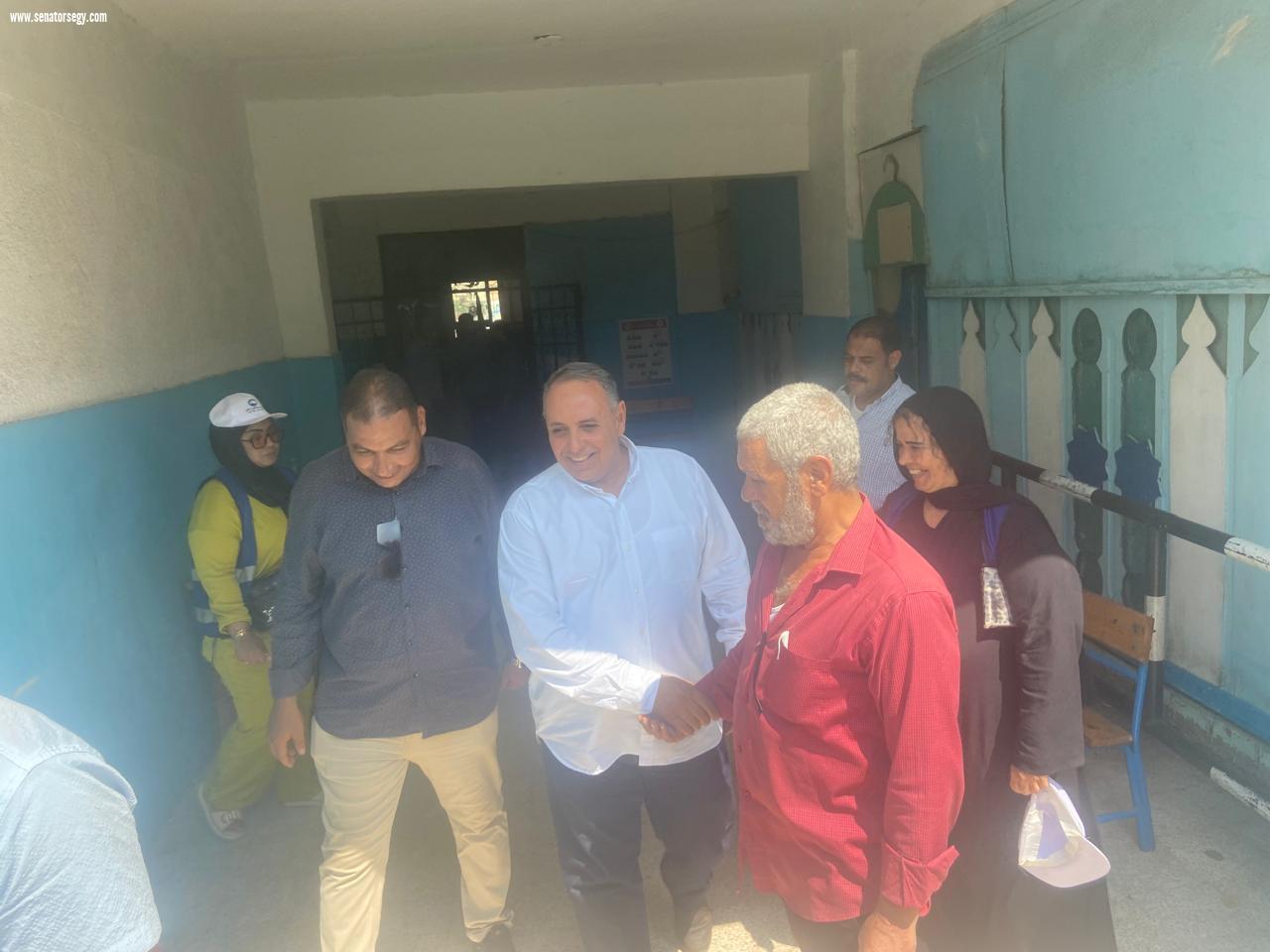 رئيس حزب إرادة جيل يدلي بصوته الانتخابي في انتخابات الشيوخ 2025