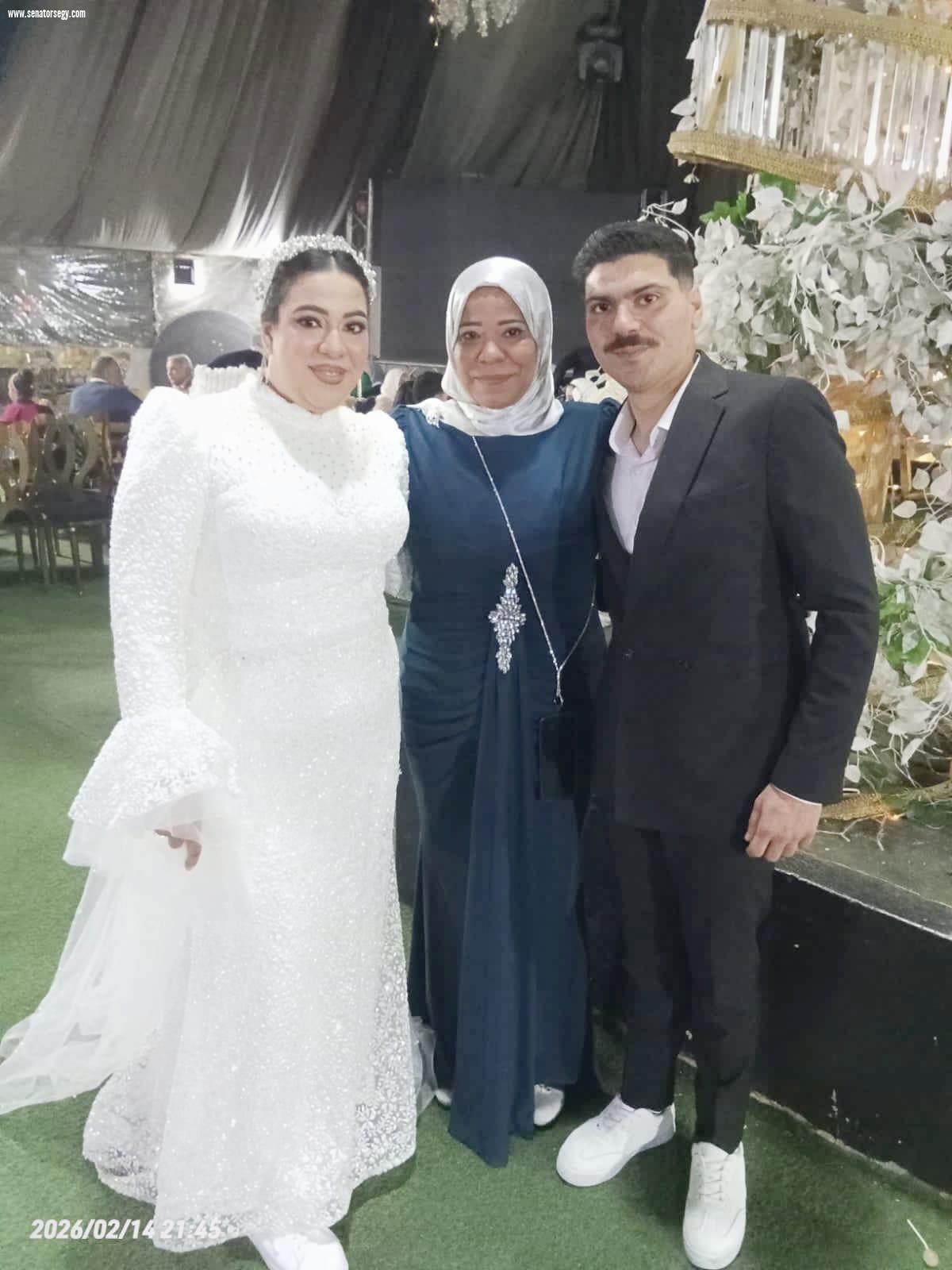 مظهر أبوعايد يهنئ الدكتورة فاتن فتحي بمناسبة عقد قران نجلتها