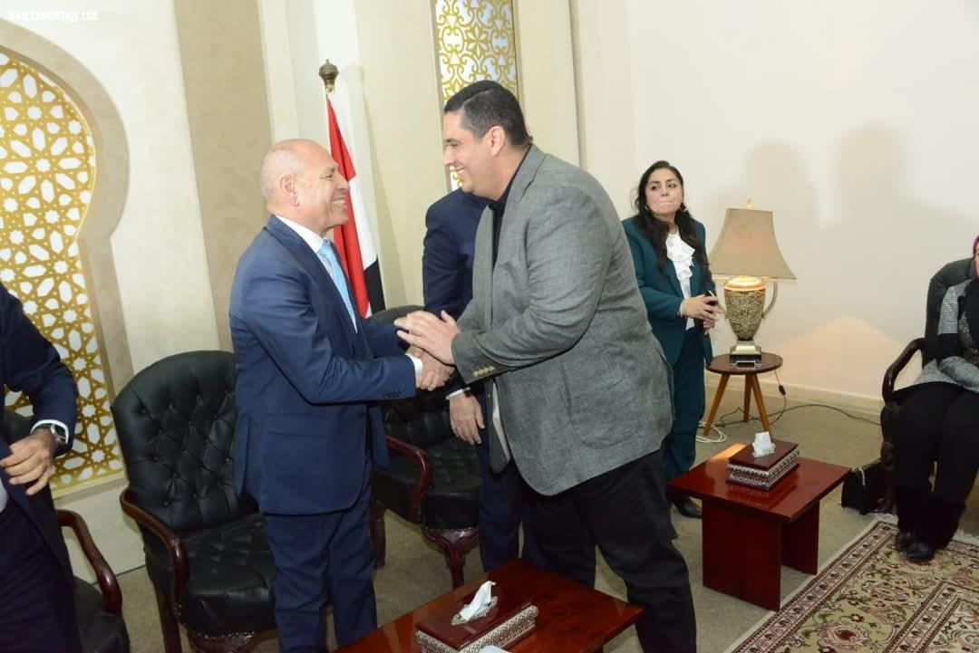 الشيوخ|النائبان وليد التمامي ومحمد ابوحجازي يدعمون العارضين الدمايطة بمعرض الأثاث بأرض المعارض