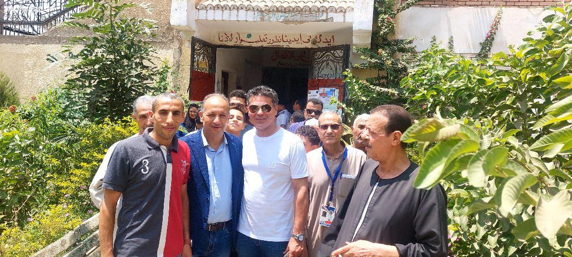 المستشار مجدي البري يدلي بصوته في انتخابات الشيوخ بمحافظة الغربية.. ويشيد بوعي المواطنين
