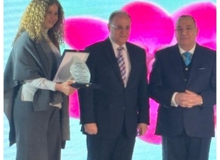 المجلس التصديري يكرم شركة ريفا فارما لنجاحها في التوسع التصديري بحضور رئيس هيئة الدواء وآمال سعد الدين رئيس مجلس الإدارة والعضو المنتدب للشركة